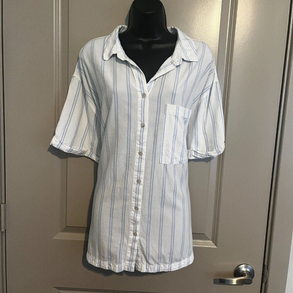 Women's 1X White & Blue Striped Button Up Blouse - Picture 3 of 7